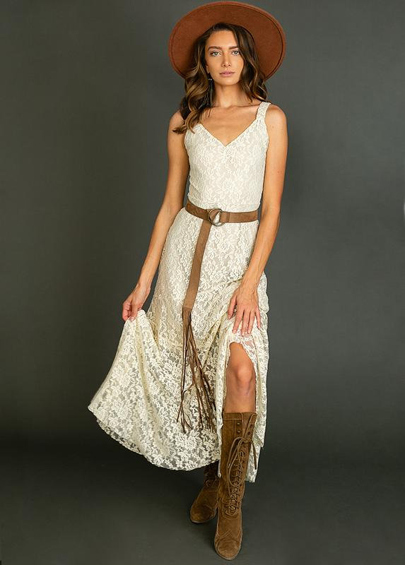 Lace sleeveless cream dress 5 Flattering Dresses for Moms to Wear to Family Portraits