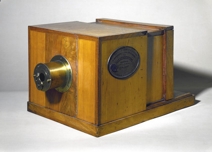 When were cameras invented daguerreotype camera